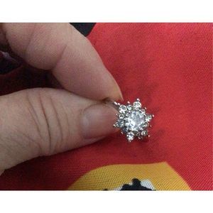Flower Shape Halo Ring Size 7.5 Ring Zircon 14k Gold Plated Alloy Finger Ring 💍